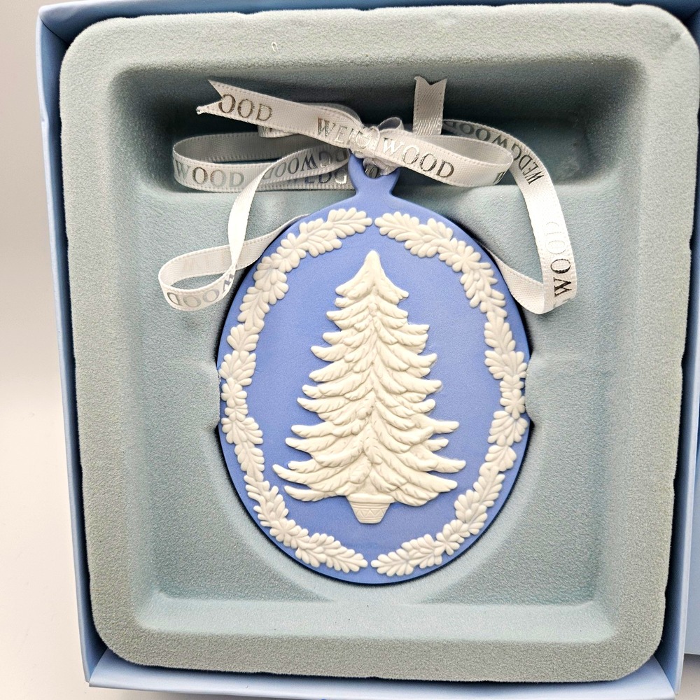 Wedgwood Blue & White Jasperware Oval Cameo Hanging Ornament, Christmas Tree
